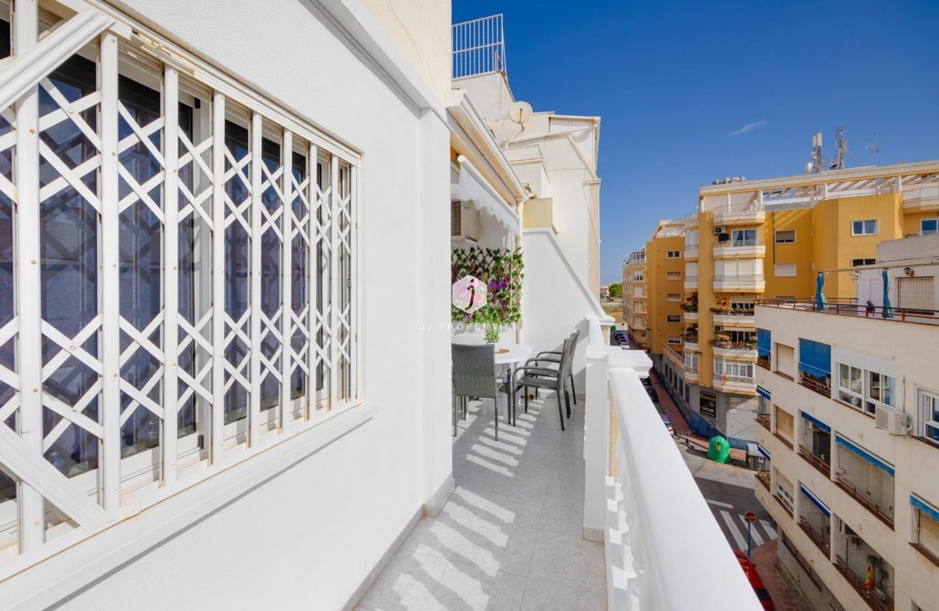 Aus zweiter Hand - Wohnung -
Torrevieja - Estacion de autobuses