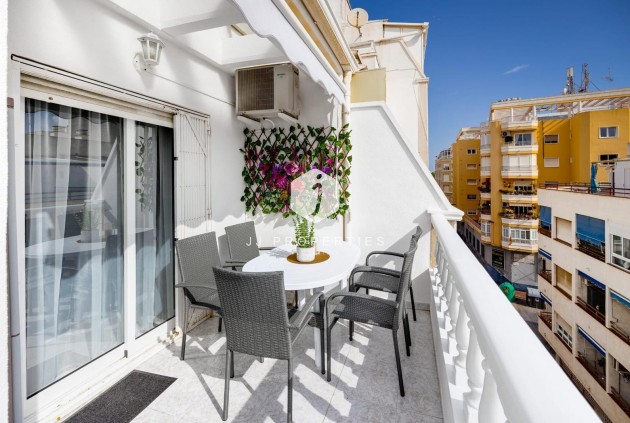 Aus zweiter Hand - Wohnung -
Torrevieja - Estacion de autobuses