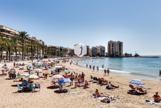 Aus zweiter Hand - Wohnung -
Torrevieja - Estacion de autobuses