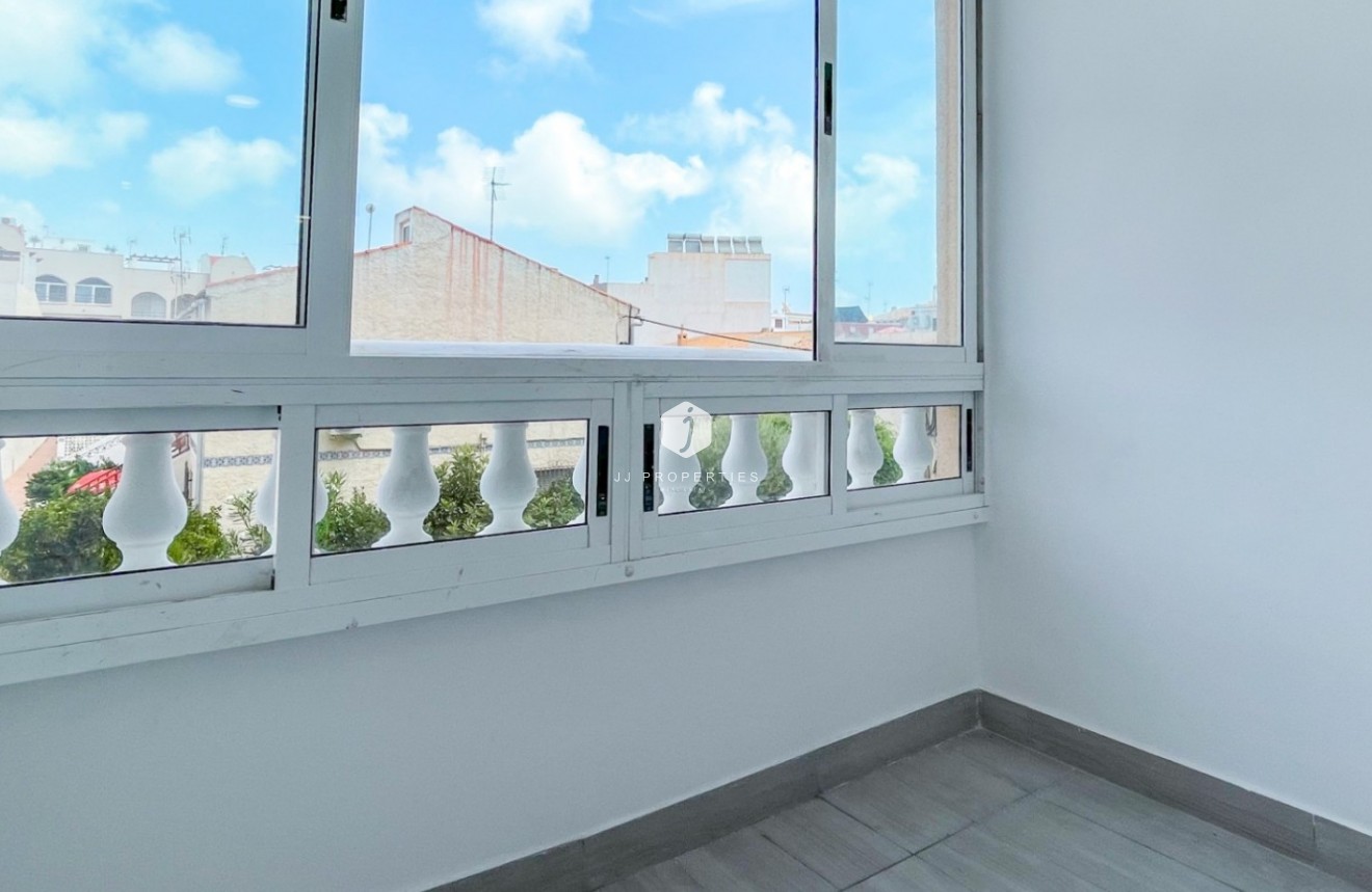 Tweedehands - Appartement / flat -
Torrevieja - Costa Blanca