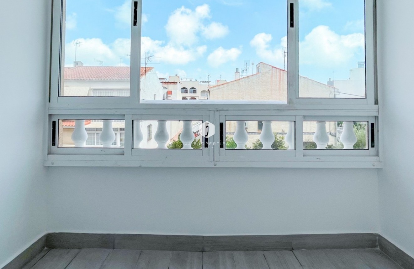 Tweedehands - Appartement / flat -
Torrevieja - Costa Blanca