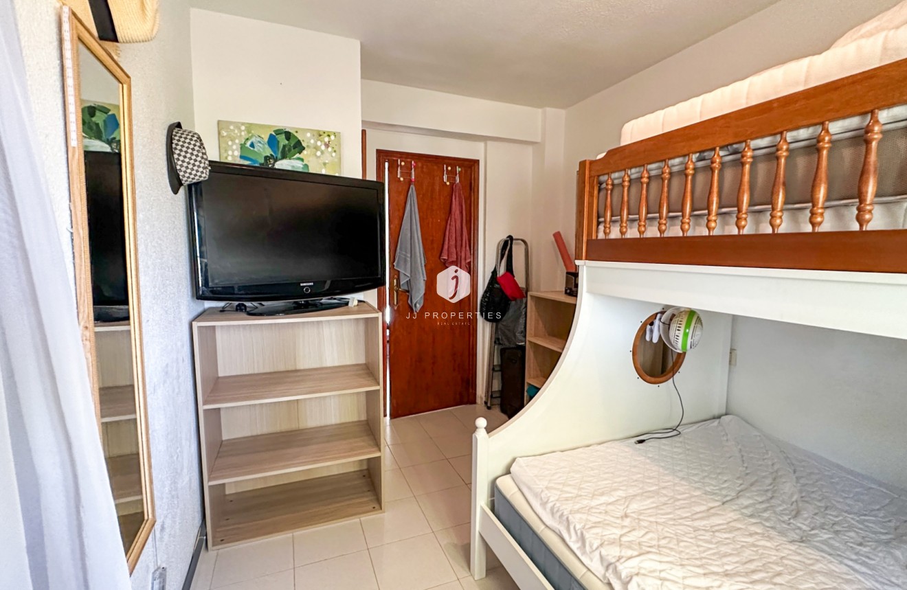 Aus zweiter Hand - Bungalow -
San Miguel de Salinas - Inland