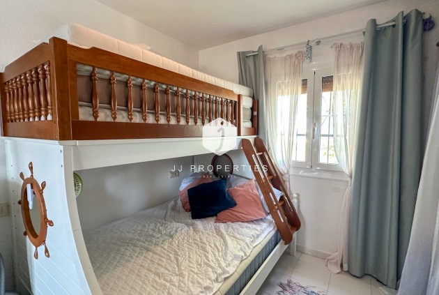Aus zweiter Hand - Bungalow -
San Miguel de Salinas - Inland