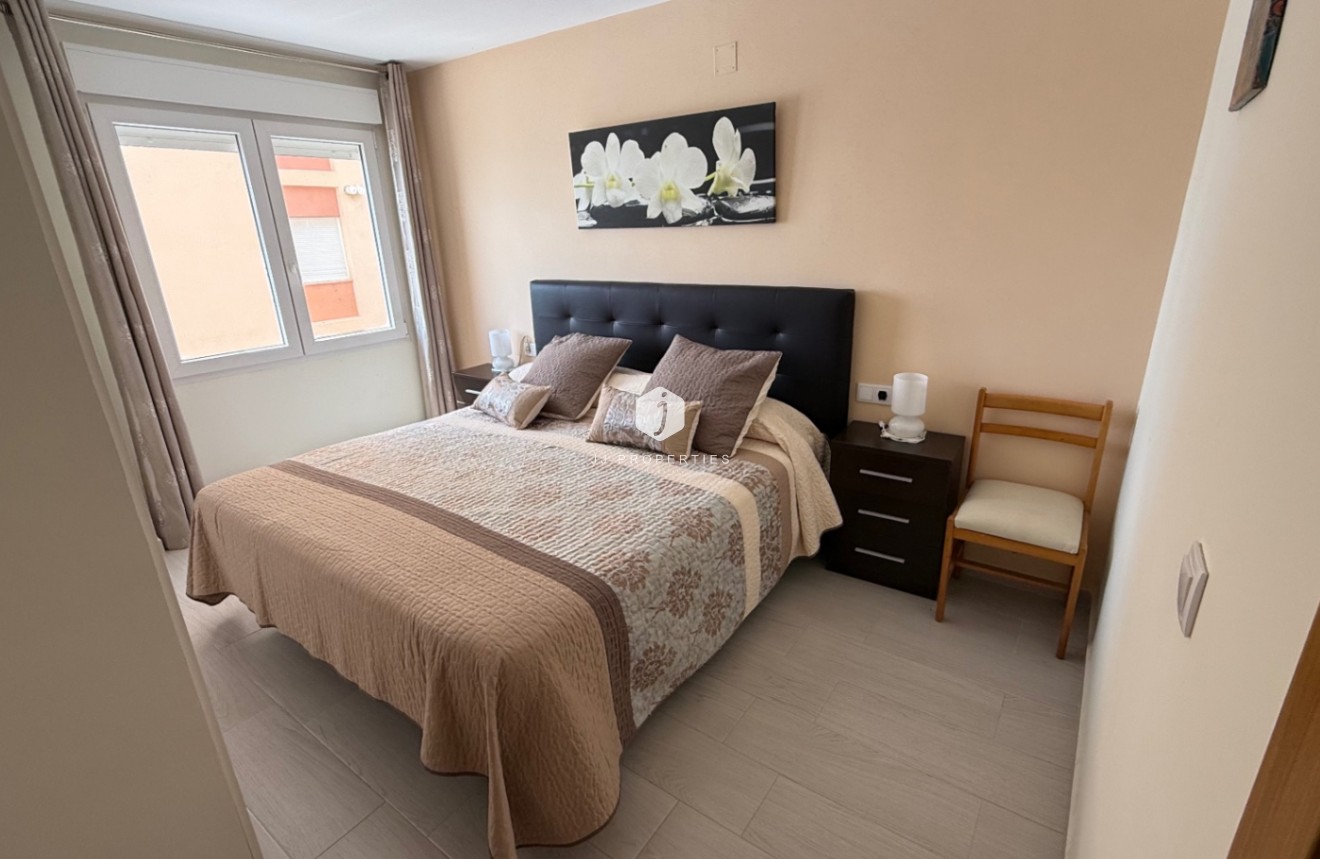 Z drugiej ręki - Mieszkanie w bloku -
Torrevieja - Costa Blanca