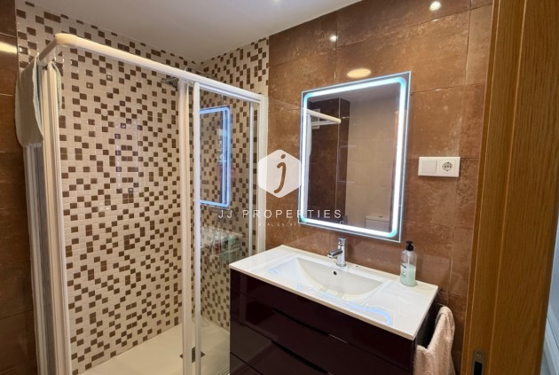Z drugiej ręki - Mieszkanie w bloku -
Torrevieja - Costa Blanca