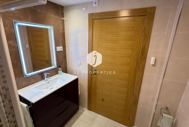 Z drugiej ręki - Mieszkanie w bloku -
Torrevieja - Costa Blanca