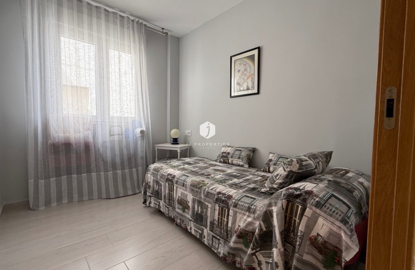 Z drugiej ręki - Mieszkanie w bloku -
Torrevieja - Costa Blanca