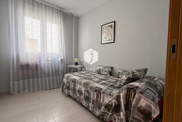 Z drugiej ręki - Mieszkanie w bloku -
Torrevieja - Costa Blanca