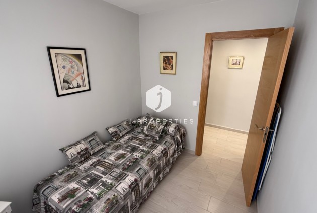 Z drugiej ręki - Mieszkanie w bloku -
Torrevieja - Costa Blanca