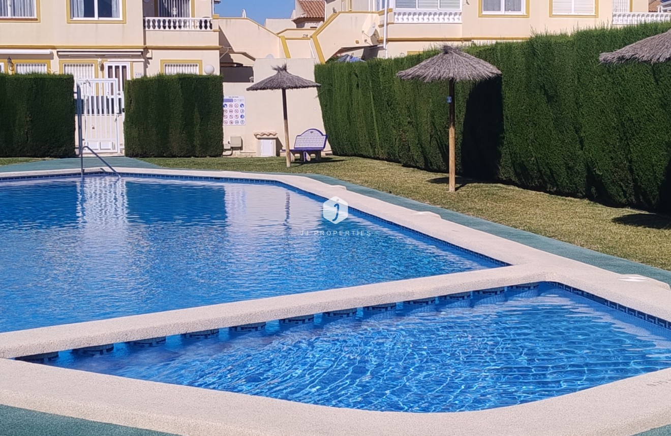 Aus zweiter Hand - Bungalow -
Orihuela Costa - Costa Blanca