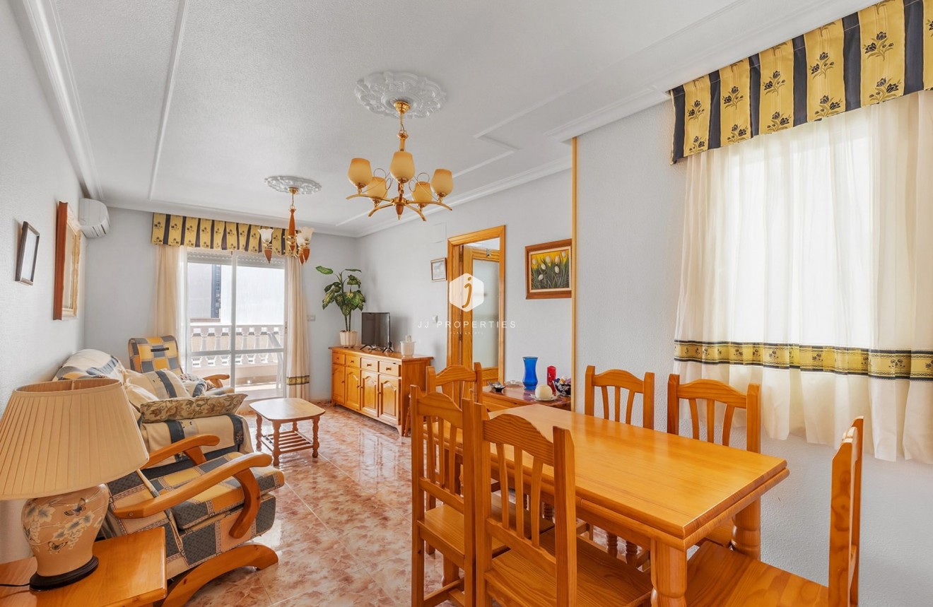 Aus zweiter Hand - Wohnung -
La Mata - Costa Blanca