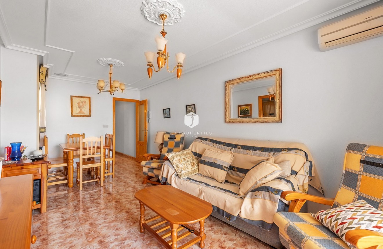 Aus zweiter Hand - Wohnung -
La Mata - Costa Blanca