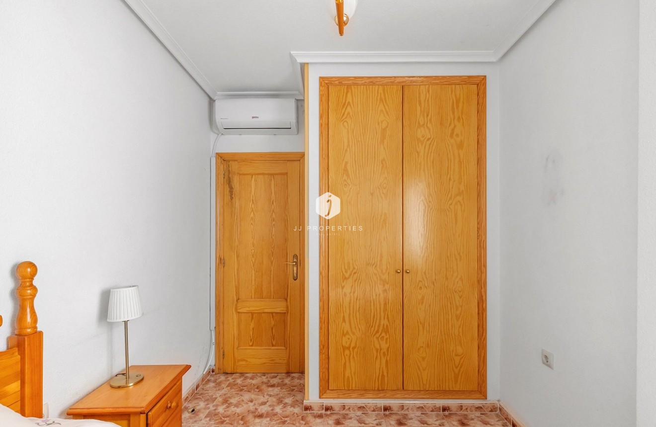 Aus zweiter Hand - Wohnung -
La Mata - Costa Blanca