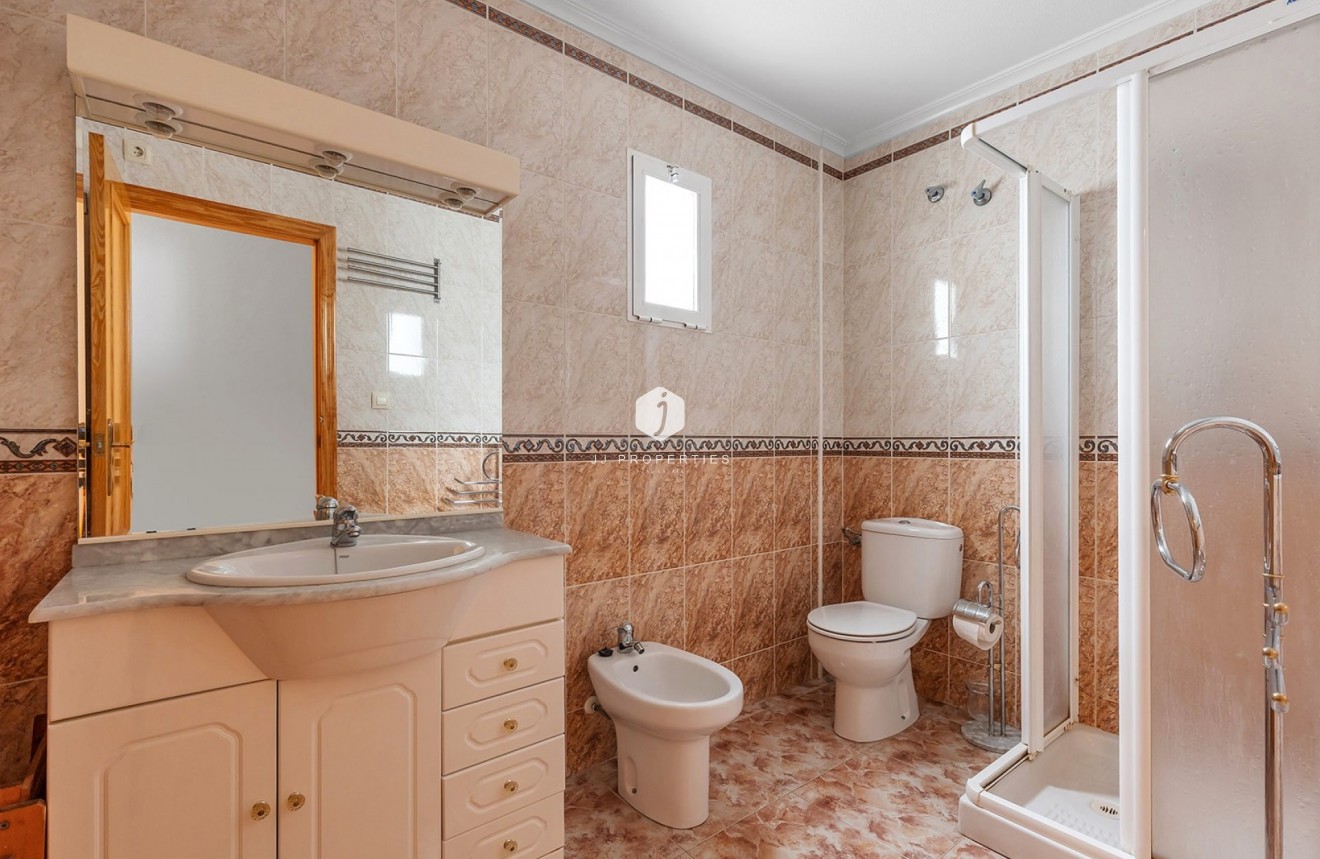Aus zweiter Hand - Wohnung -
La Mata - Costa Blanca
