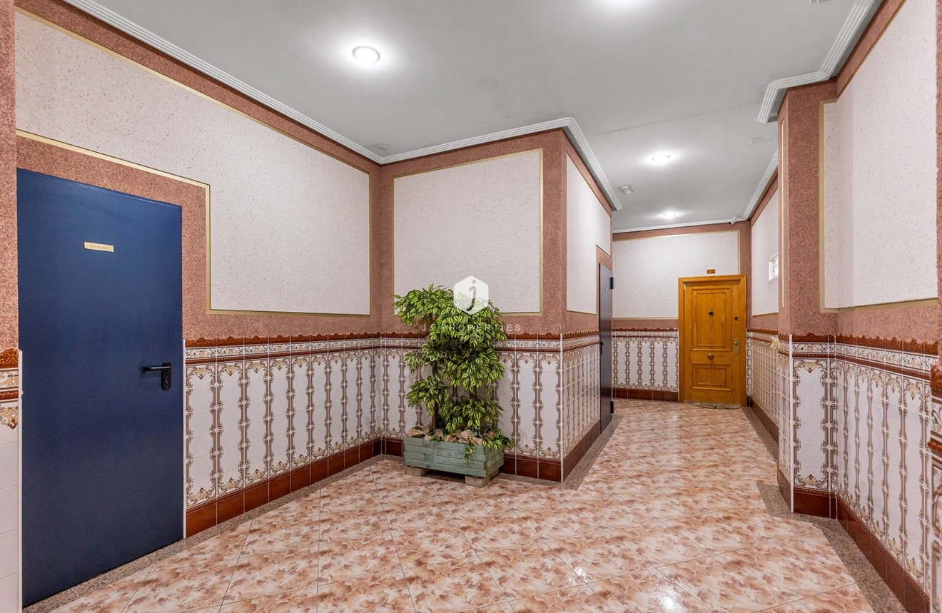 Aus zweiter Hand - Wohnung -
La Mata - Costa Blanca