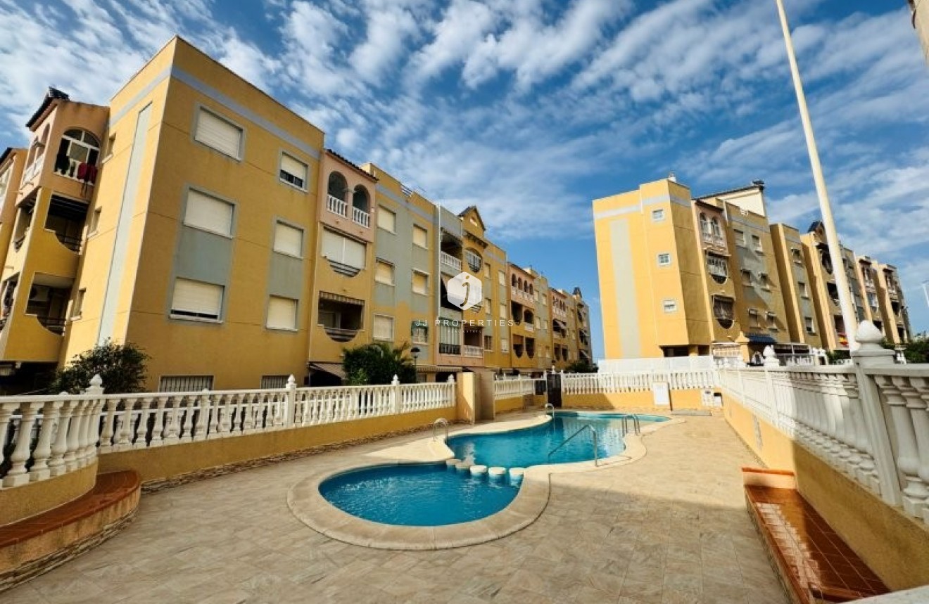 Resale - Apartment / flat -
La Mata - Costa Blanca