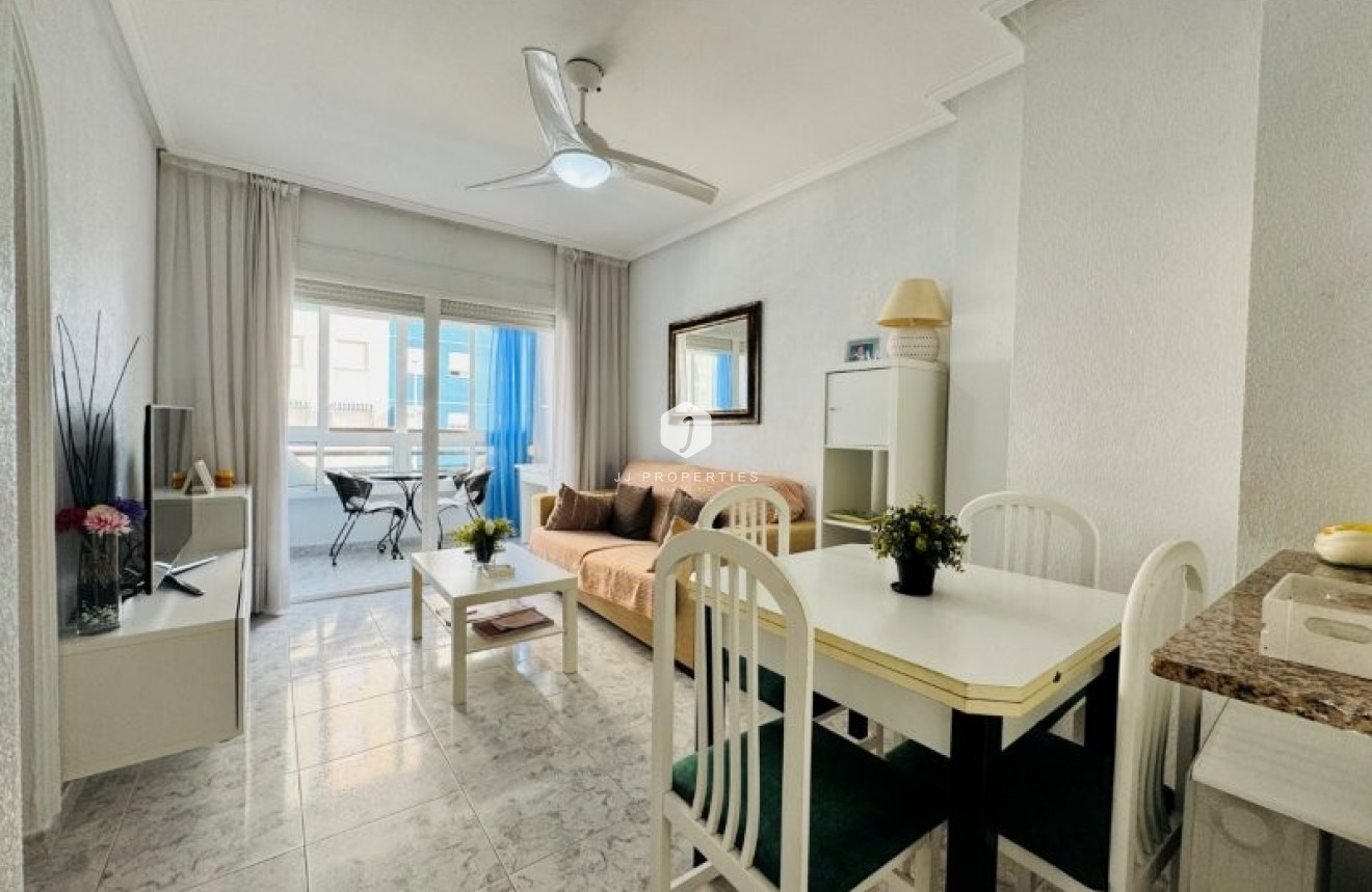 Resale - Apartment / flat -
La Mata - Costa Blanca