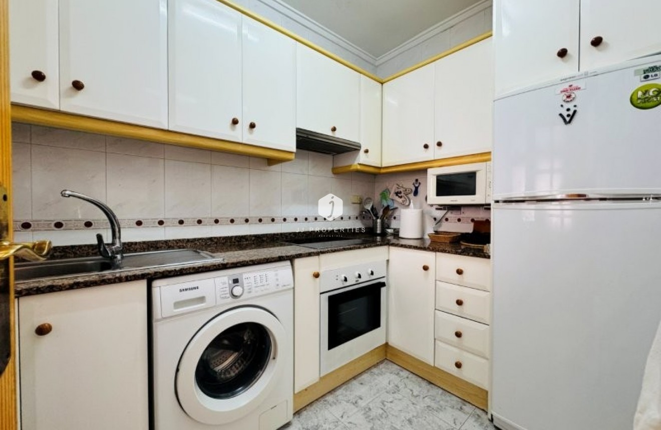 Resale - Apartment / flat -
La Mata - Costa Blanca