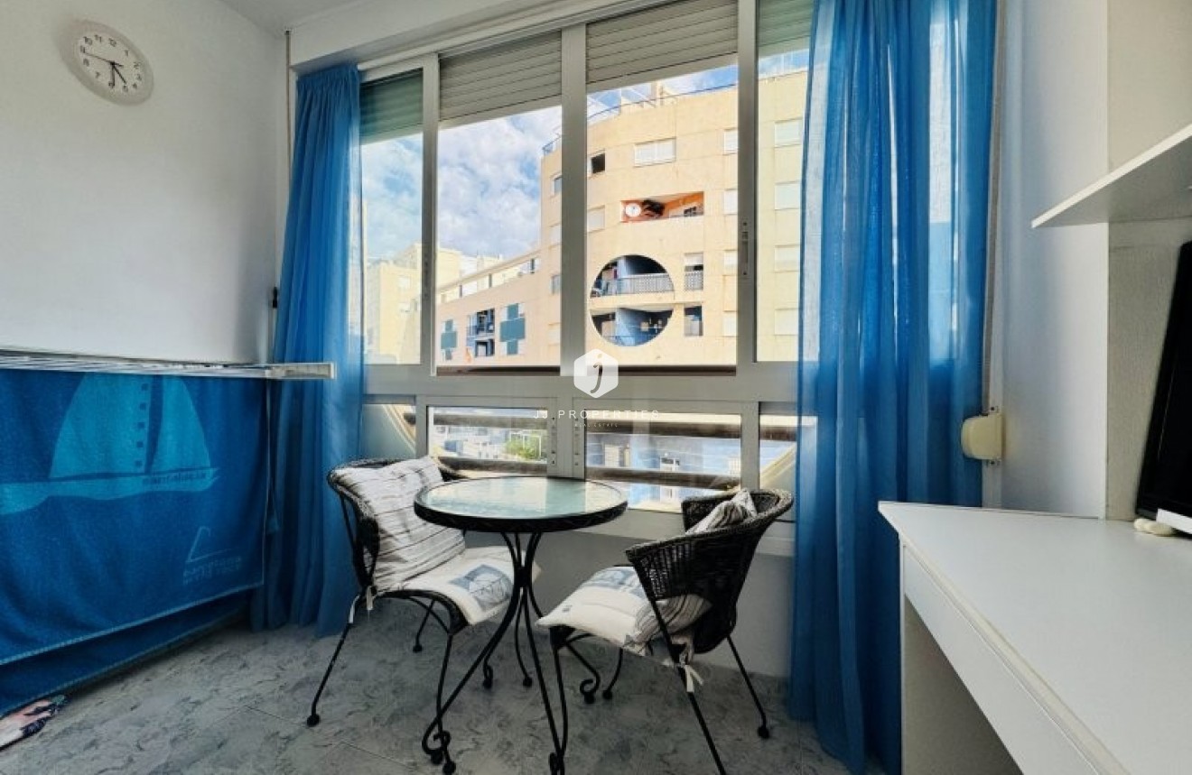 Resale - Apartment / flat -
La Mata - Costa Blanca