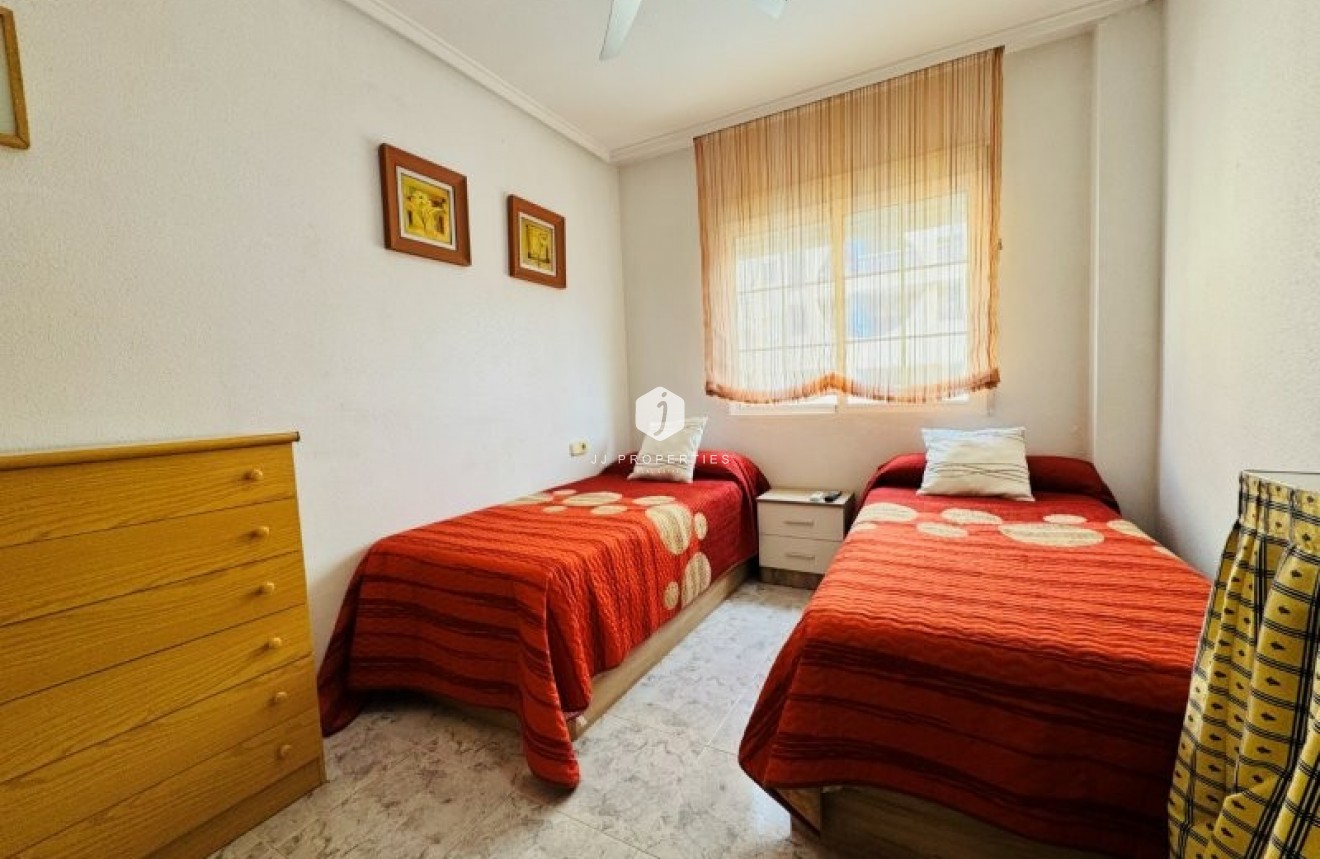 Resale - Apartment / flat -
La Mata - Costa Blanca