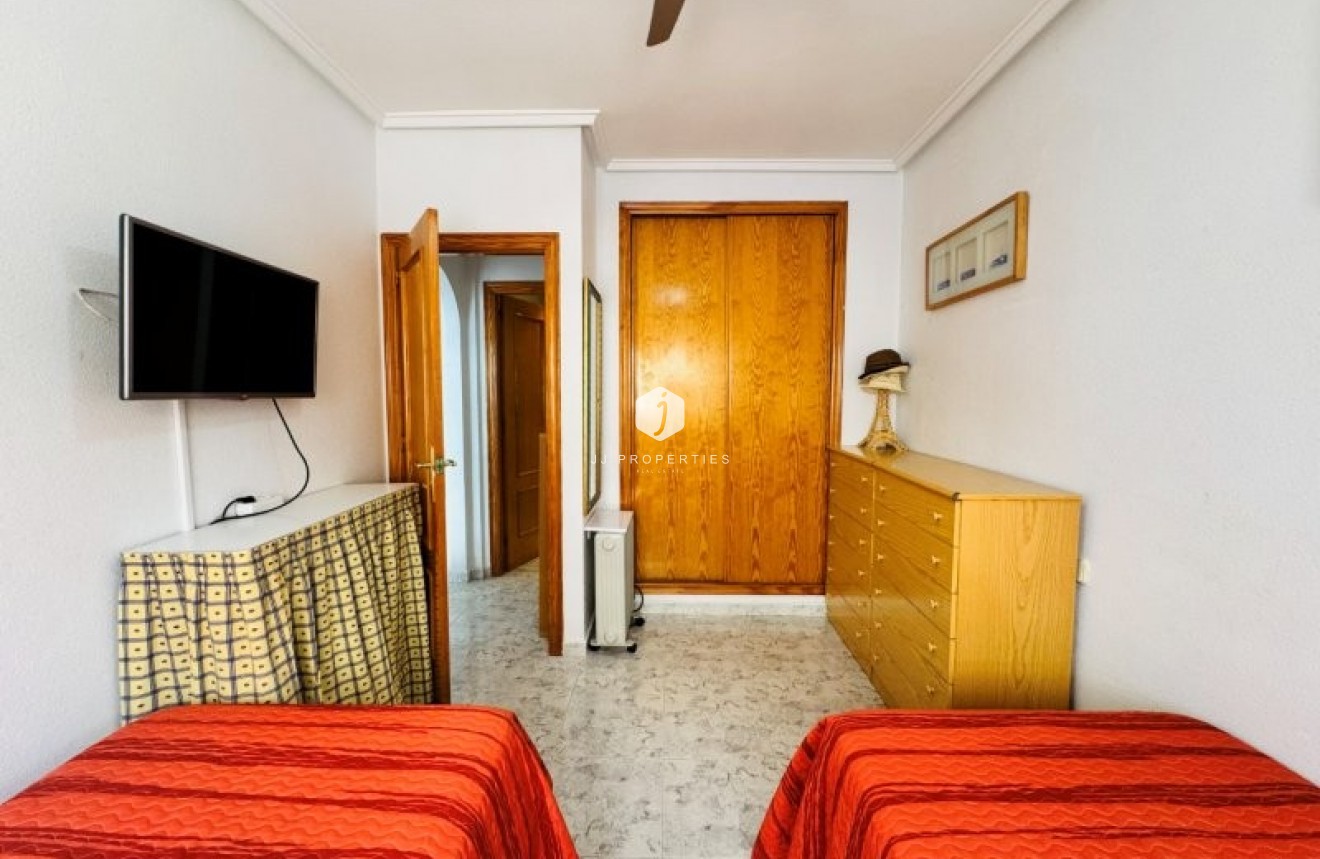 Resale - Apartment / flat -
La Mata - Costa Blanca