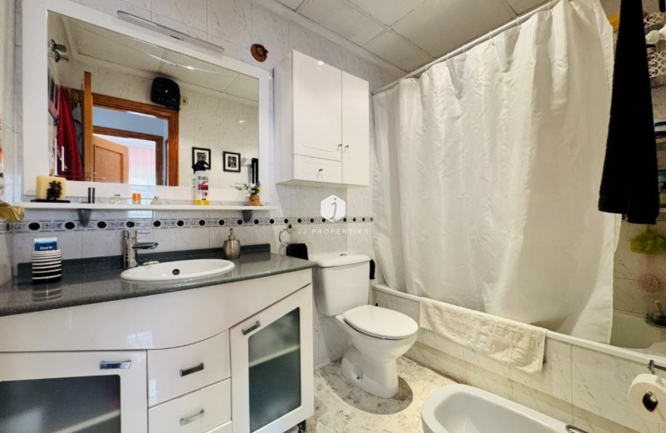 Resale - Apartment / flat -
La Mata - Costa Blanca