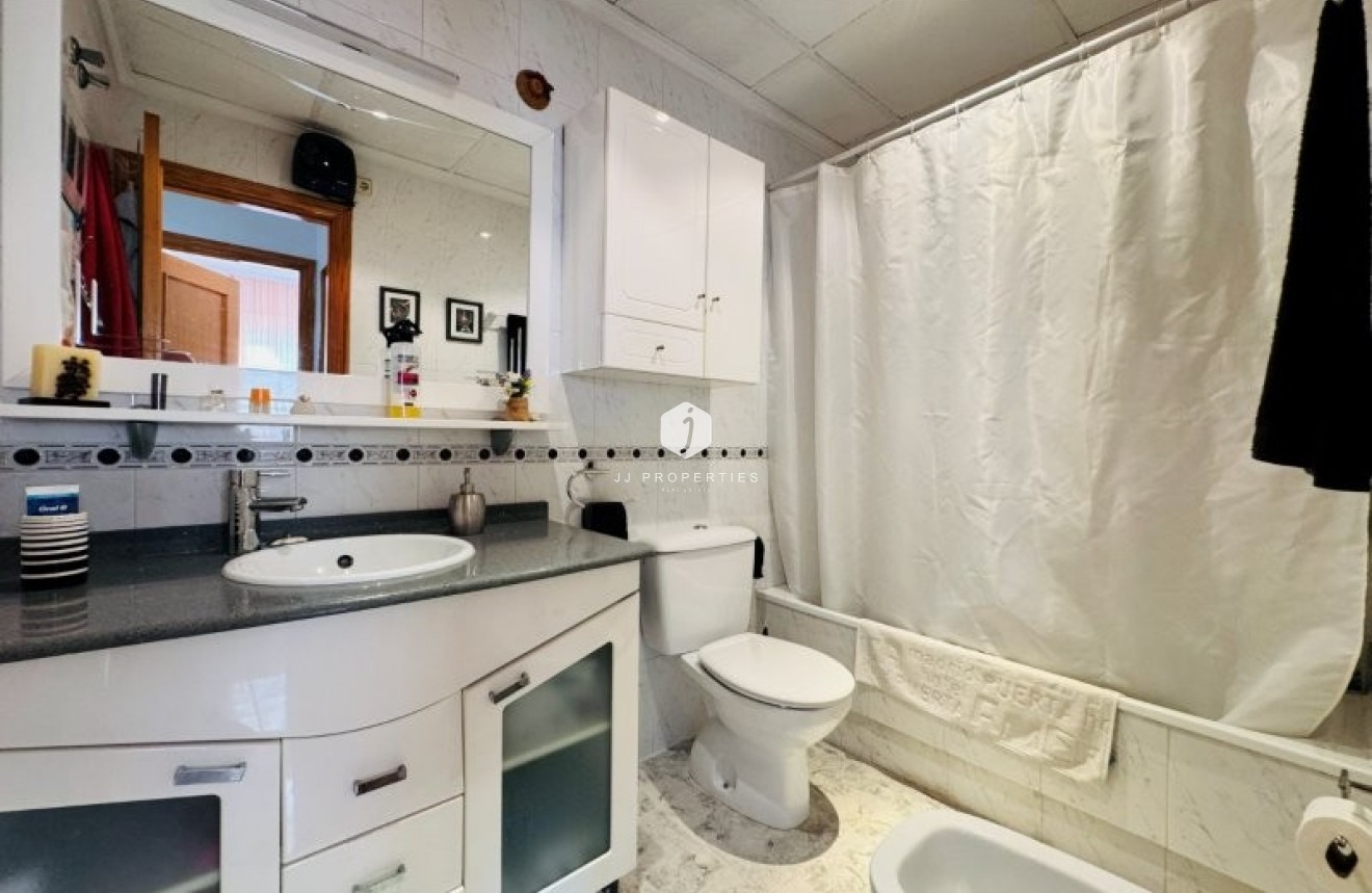 Resale - Apartment / flat -
La Mata - Costa Blanca
