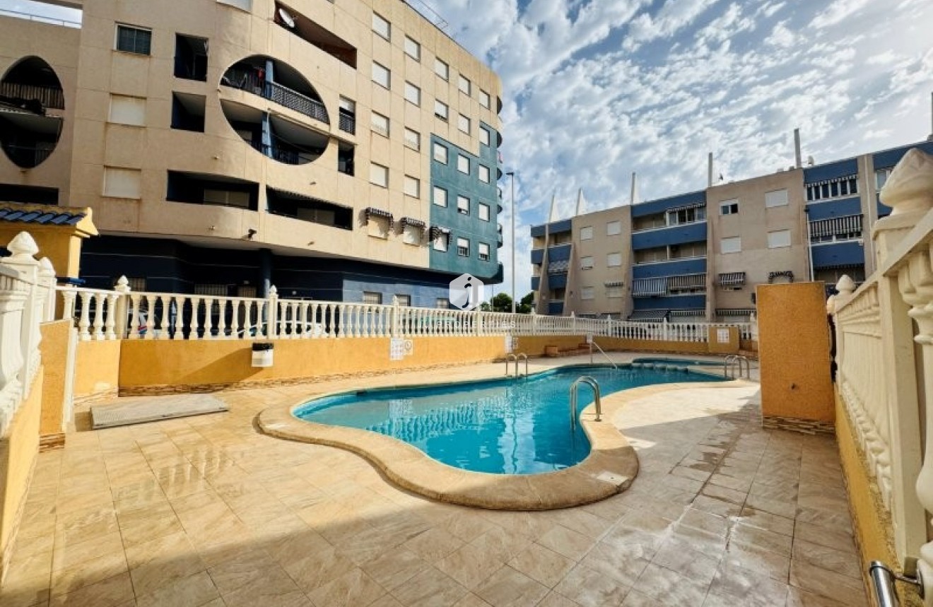 Resale - Apartment / flat -
La Mata - Costa Blanca