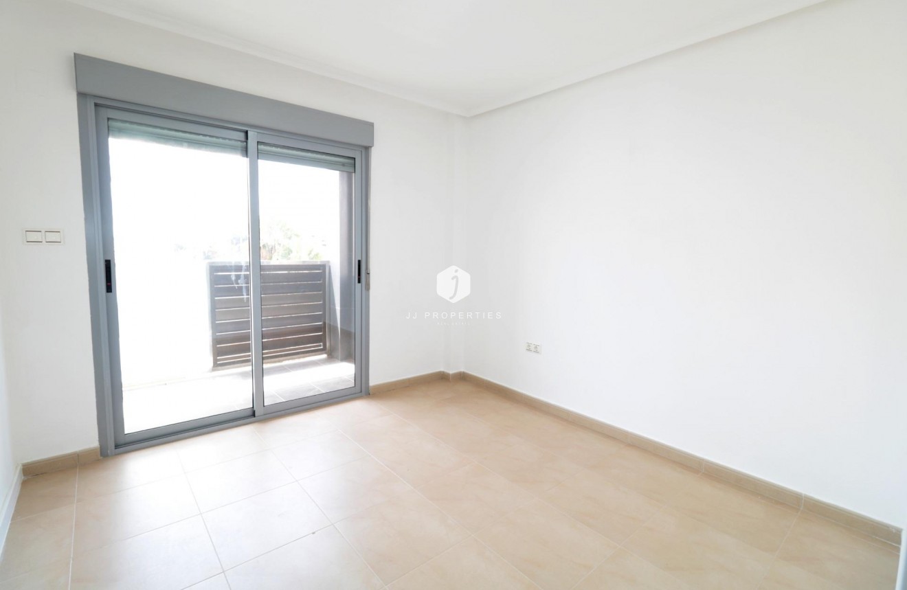 Tweedehands - Appartement / flat -
Torrevieja - Acequion