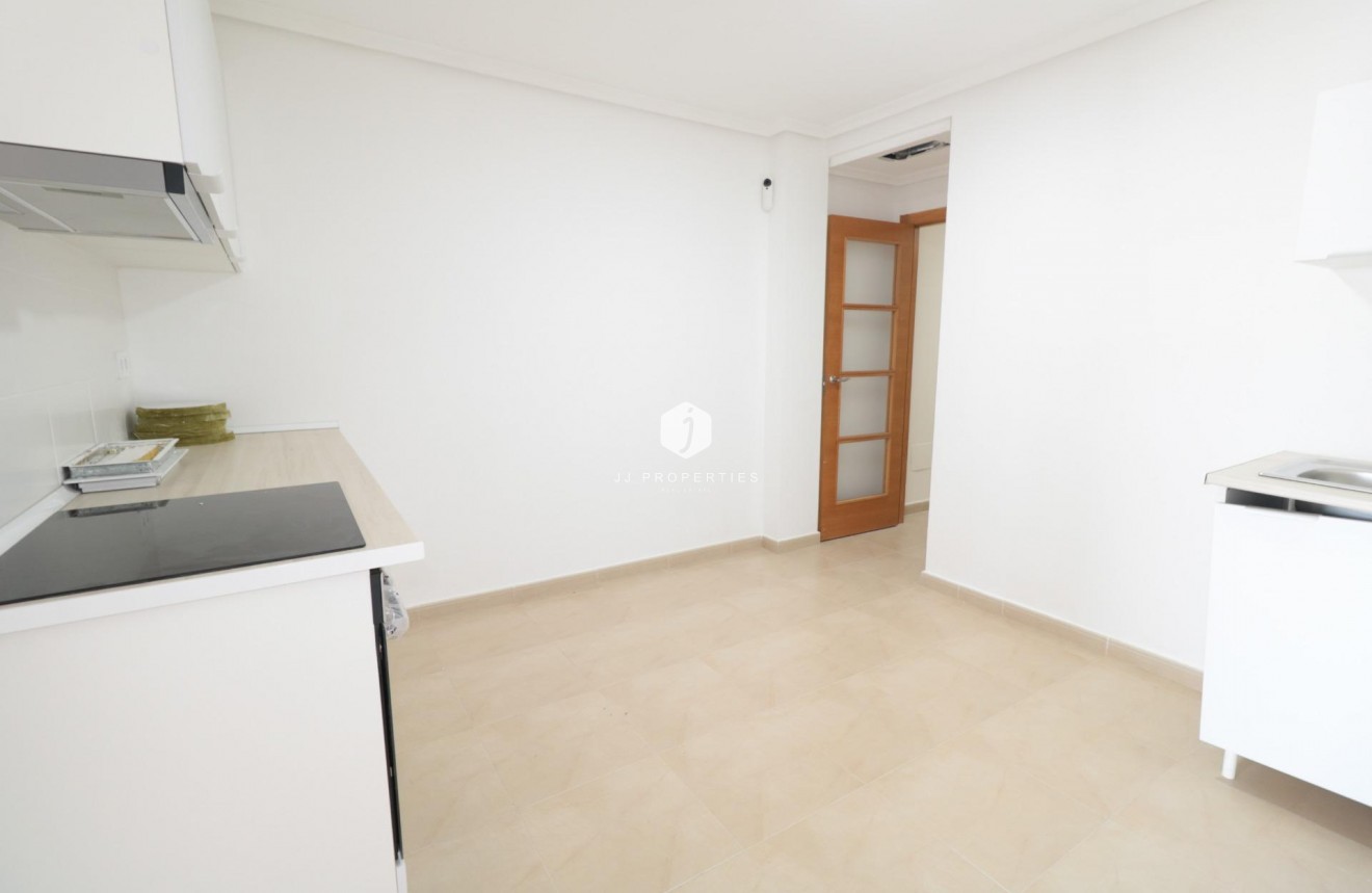 Tweedehands - Appartement / flat -
Torrevieja - Acequion