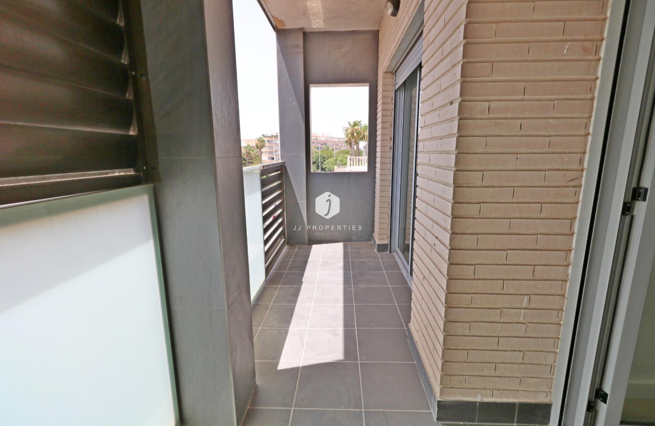 Tweedehands - Appartement / flat -
Torrevieja - Acequion