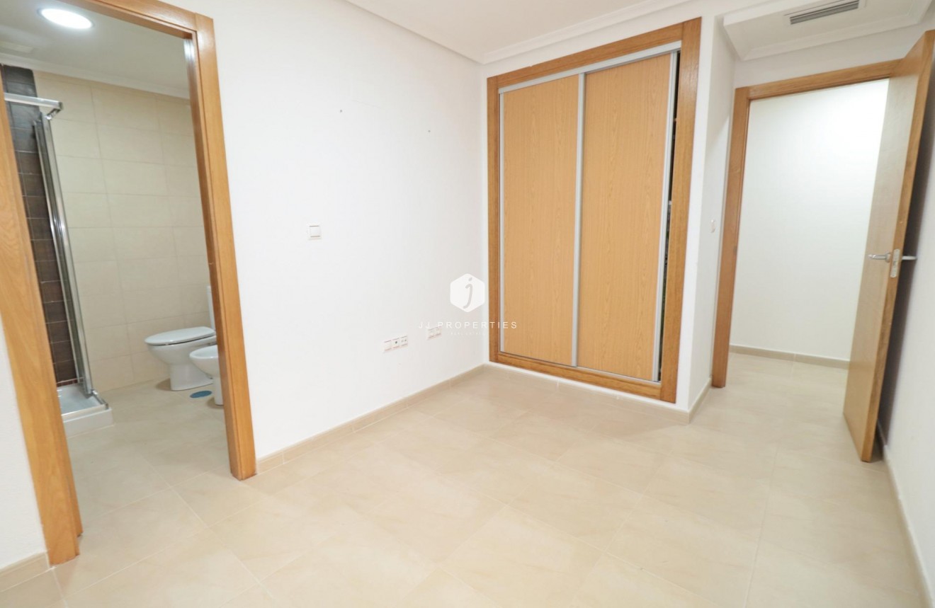Tweedehands - Appartement / flat -
Torrevieja - Acequion