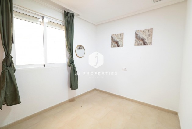 Tweedehands - Appartement / flat -
Torrevieja - Acequion