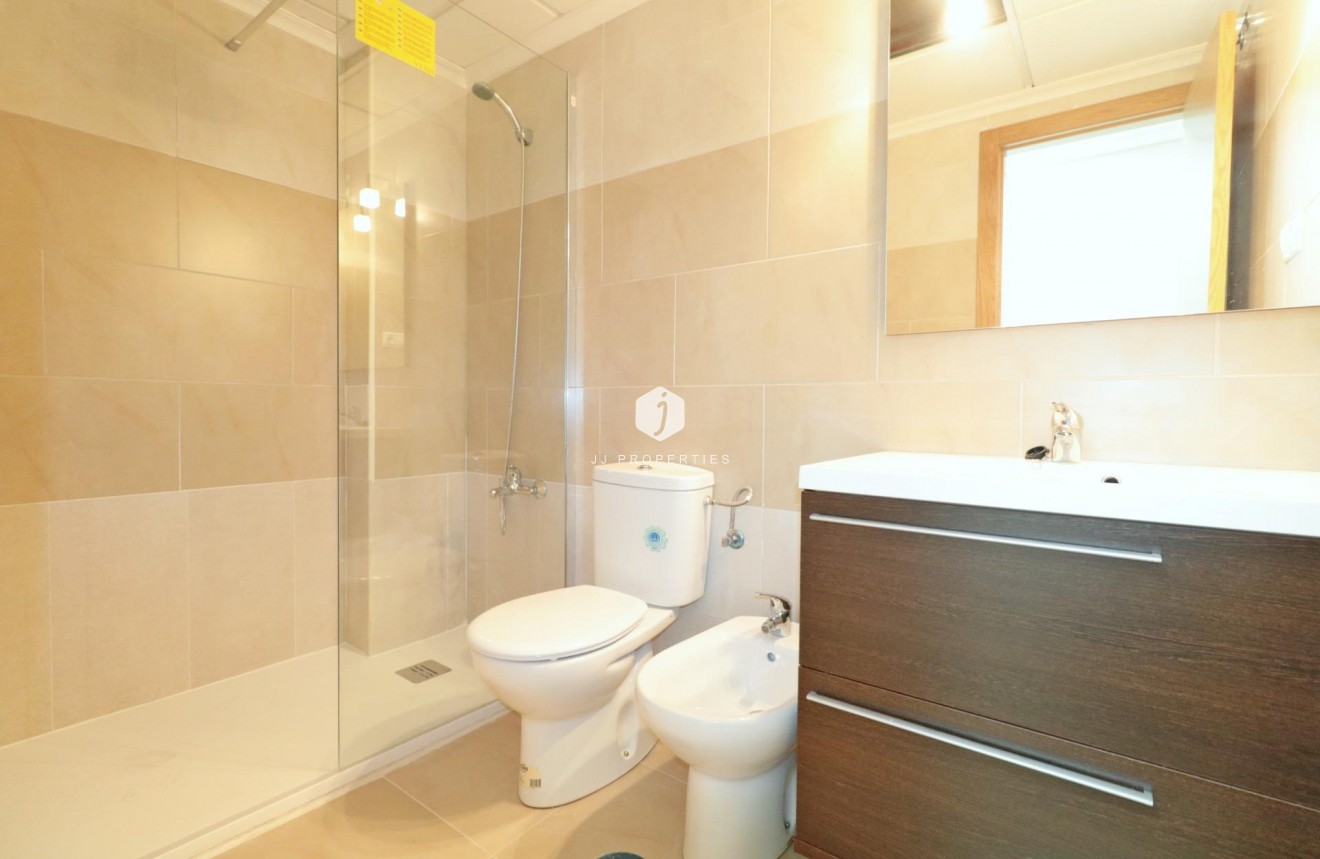 Tweedehands - Appartement / flat -
Torrevieja - Acequion