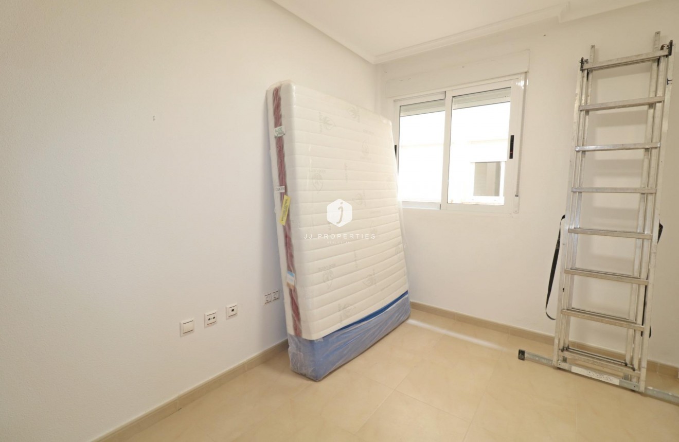 Tweedehands - Appartement / flat -
Torrevieja - Acequion