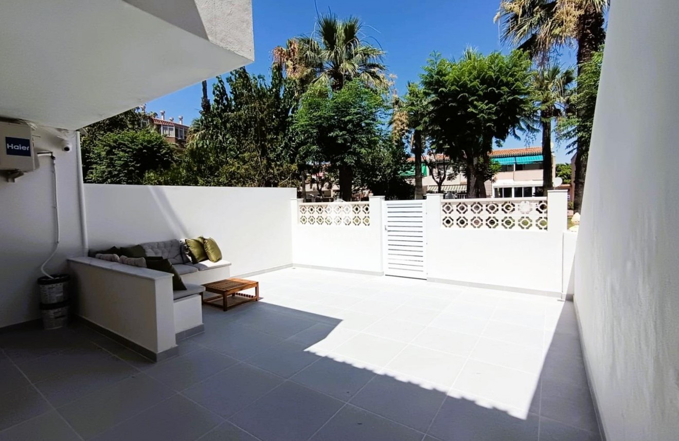 Segunda mano - Bungalow -
Orihuela Costa - Costa Blanca