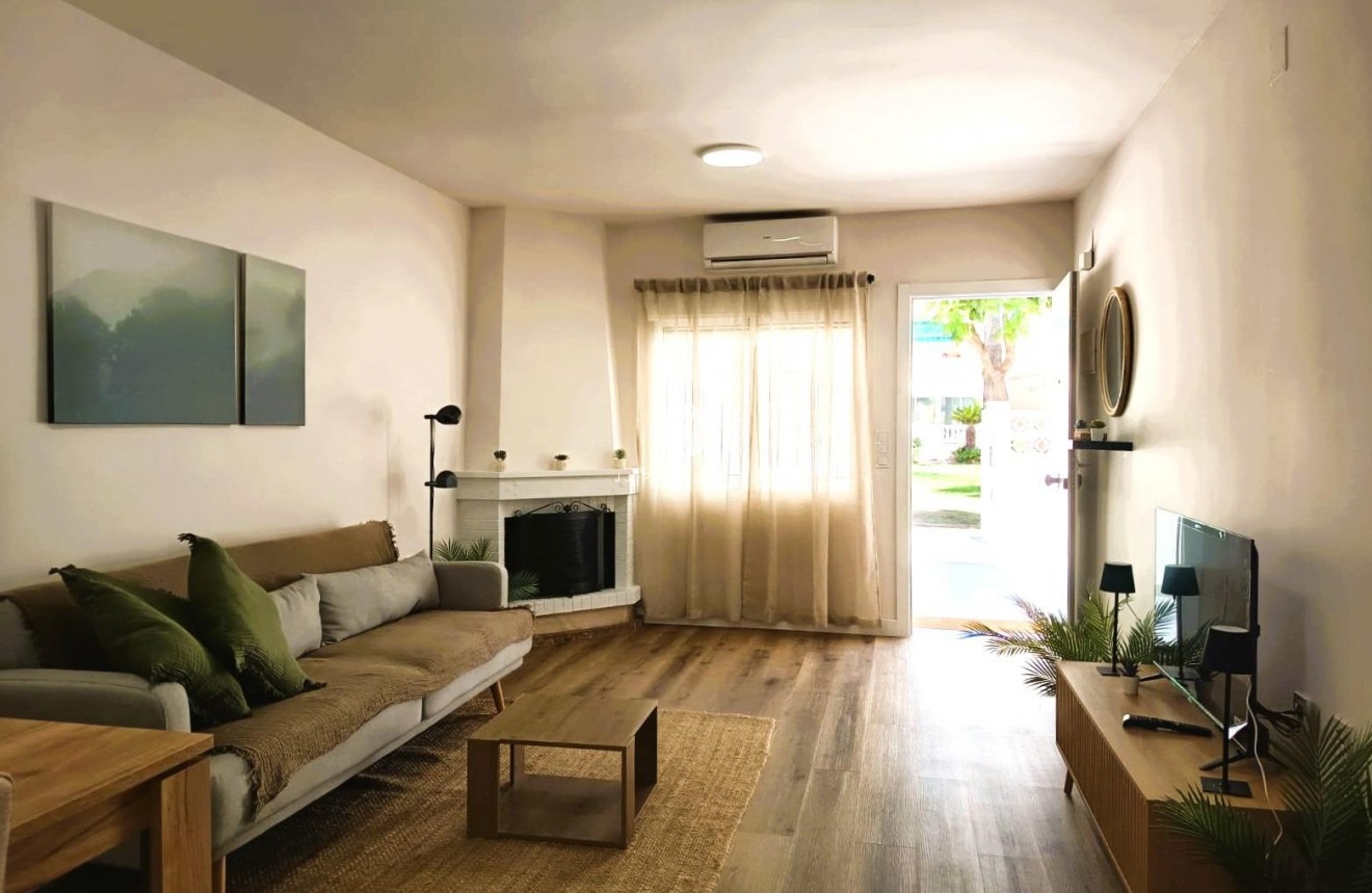 Segunda mano - Bungalow -
Orihuela Costa - Costa Blanca