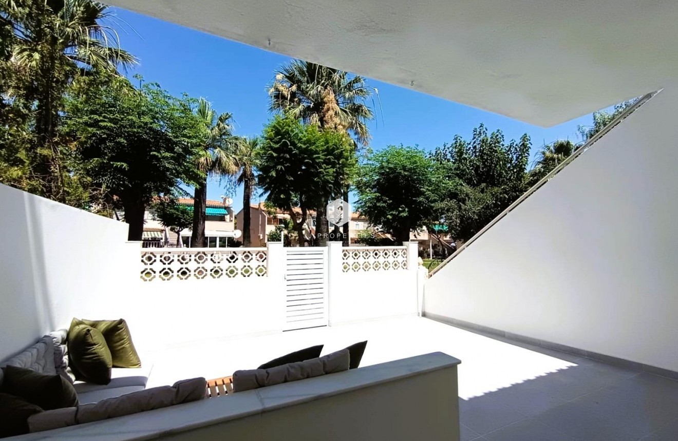 Segunda mano - Bungalow -
Orihuela Costa - Costa Blanca