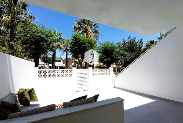 Segunda mano - Bungalow -
Orihuela Costa - Costa Blanca
