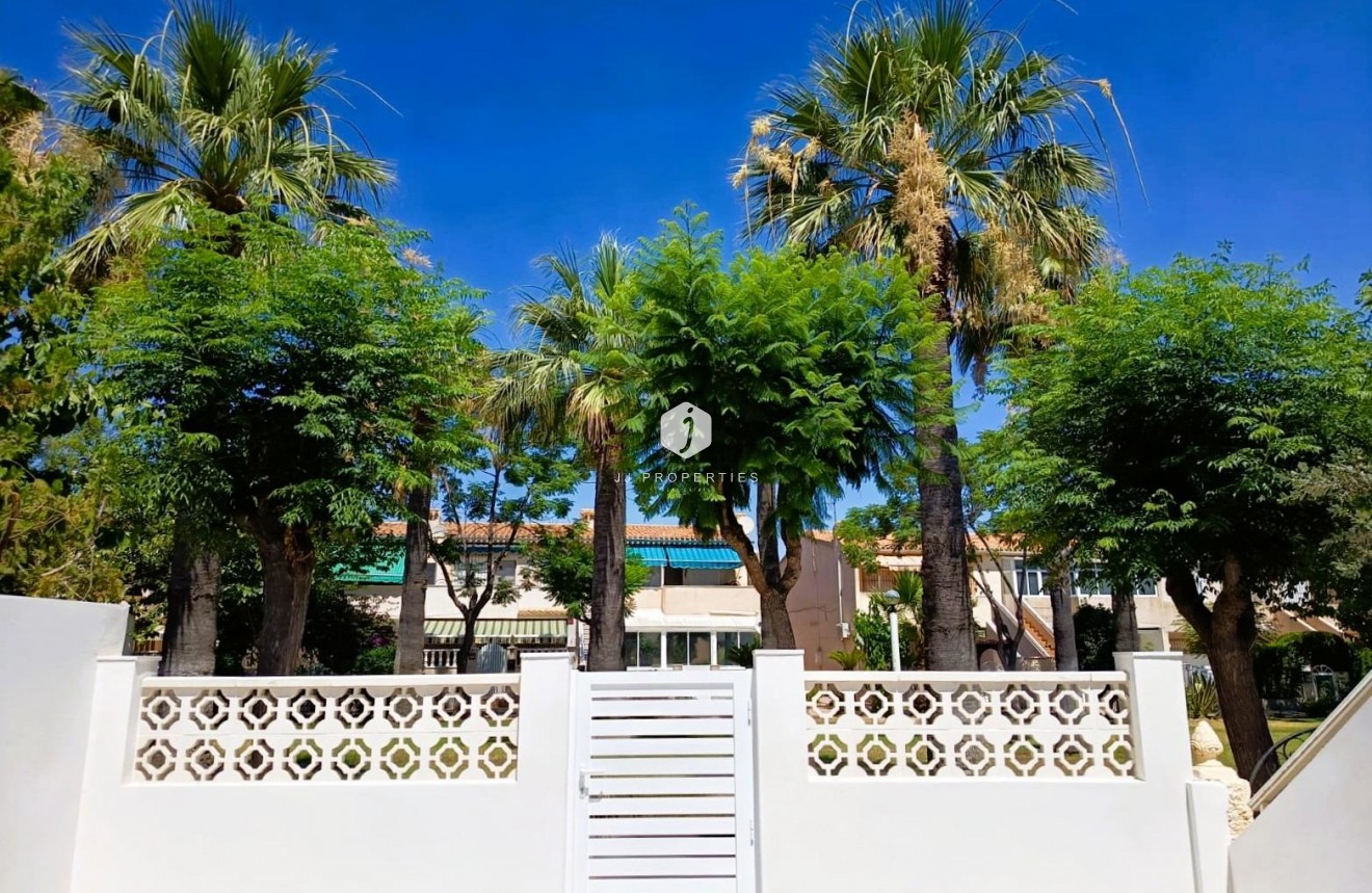 Segunda mano - Bungalow -
Orihuela Costa - Costa Blanca