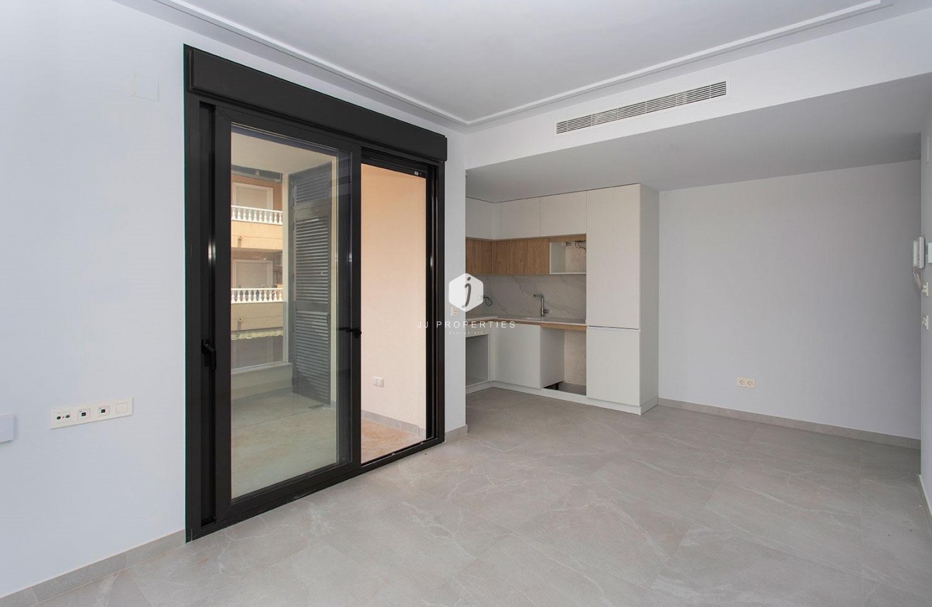 Resale - Apartment / flat -
Torrevieja - Playa del Cura
