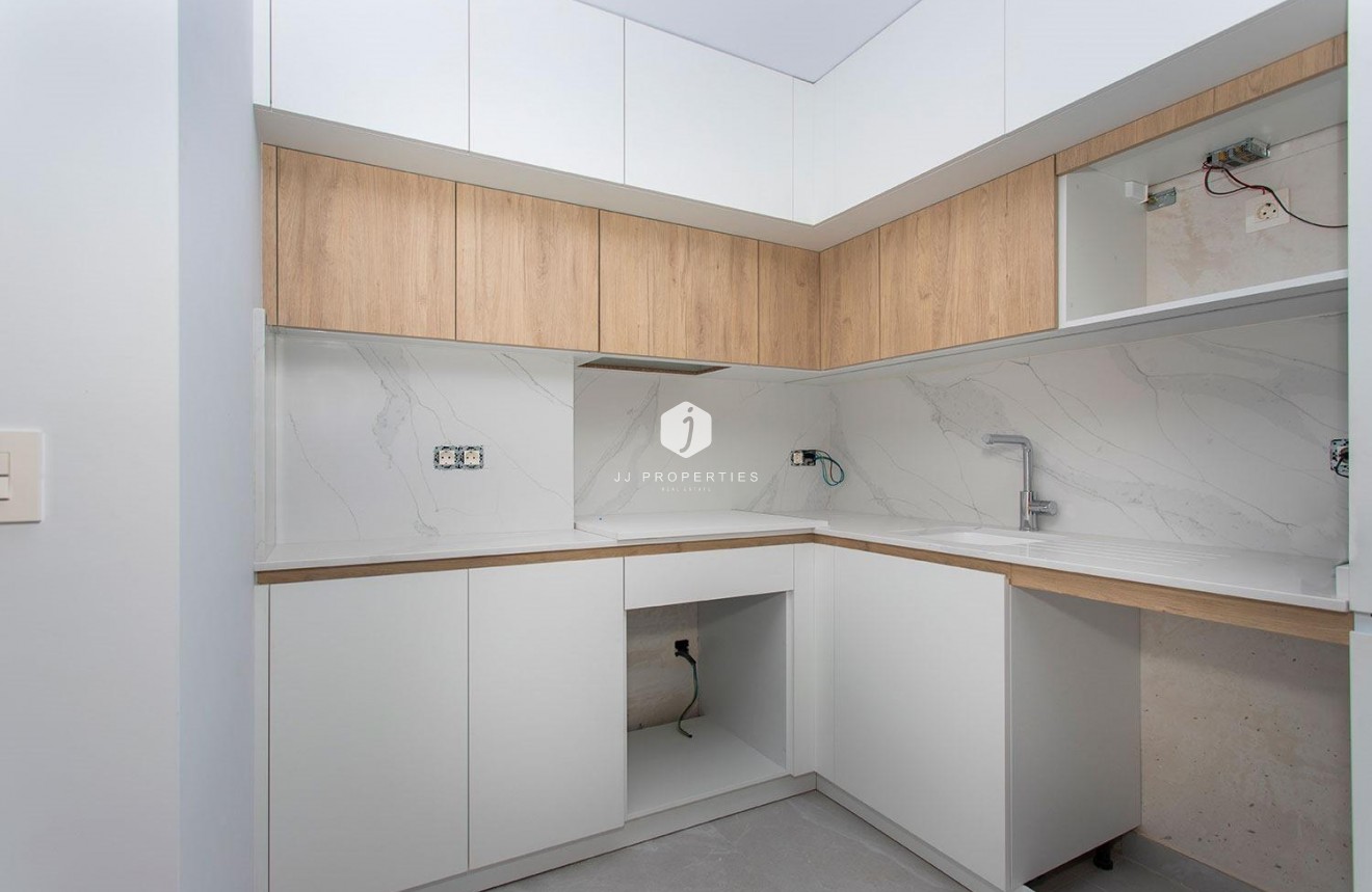 Resale - Apartment / flat -
Torrevieja - Playa del Cura