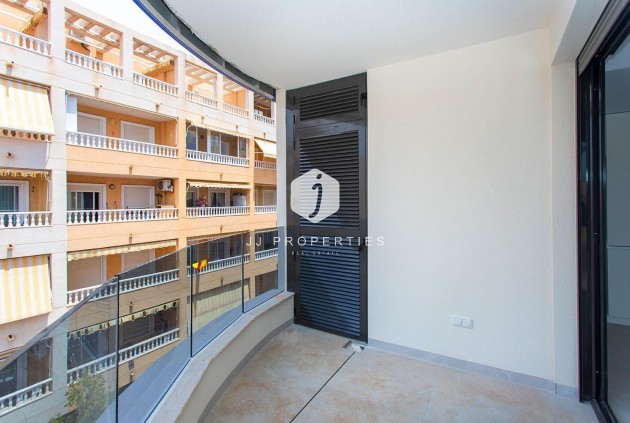 Resale - Apartment / flat -
Torrevieja - Playa del Cura