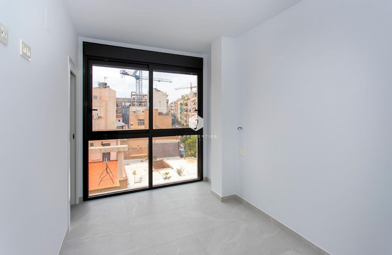 Resale - Apartment / flat -
Torrevieja - Playa del Cura