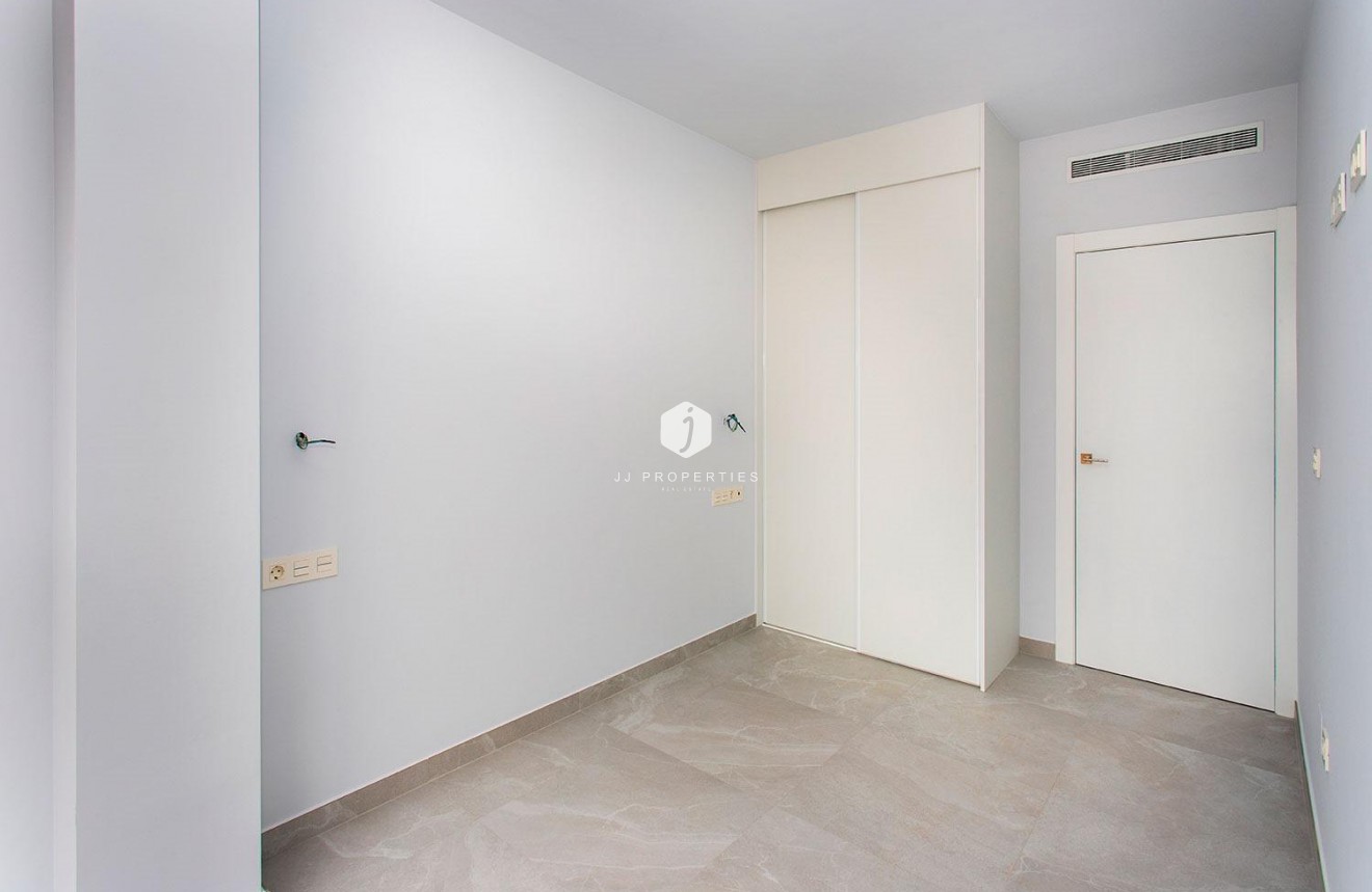 Resale - Apartment / flat -
Torrevieja - Playa del Cura