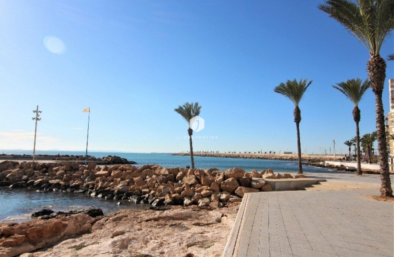 Resale - Apartment / flat -
Torrevieja - Playa del Cura