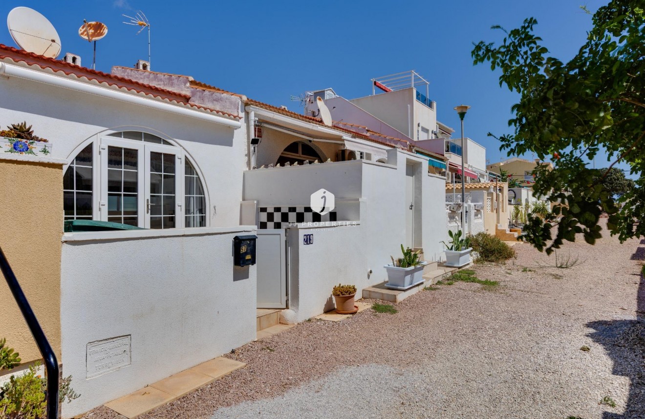 D'occasion - Chalet -
Torrevieja - La Siesta - El Salado - Torreta