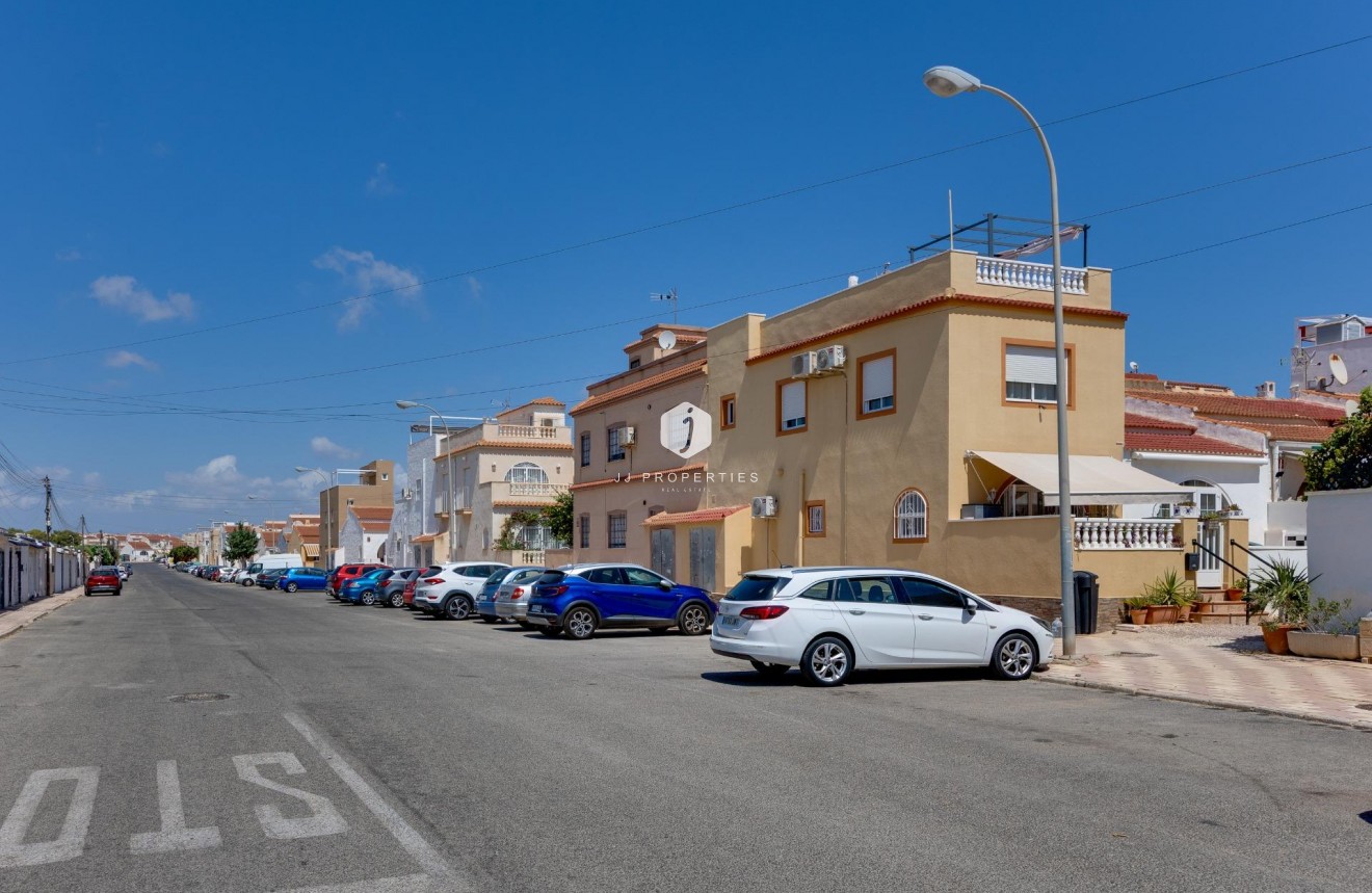 D'occasion - Chalet -
Torrevieja - La Siesta - El Salado - Torreta