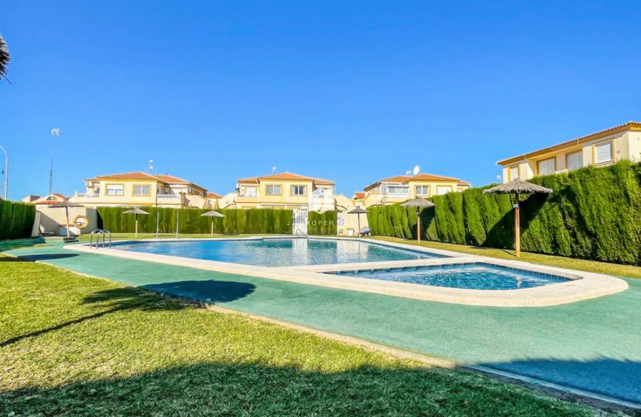Aus zweiter Hand - Bungalow -
Orihuela Costa - Costa Blanca