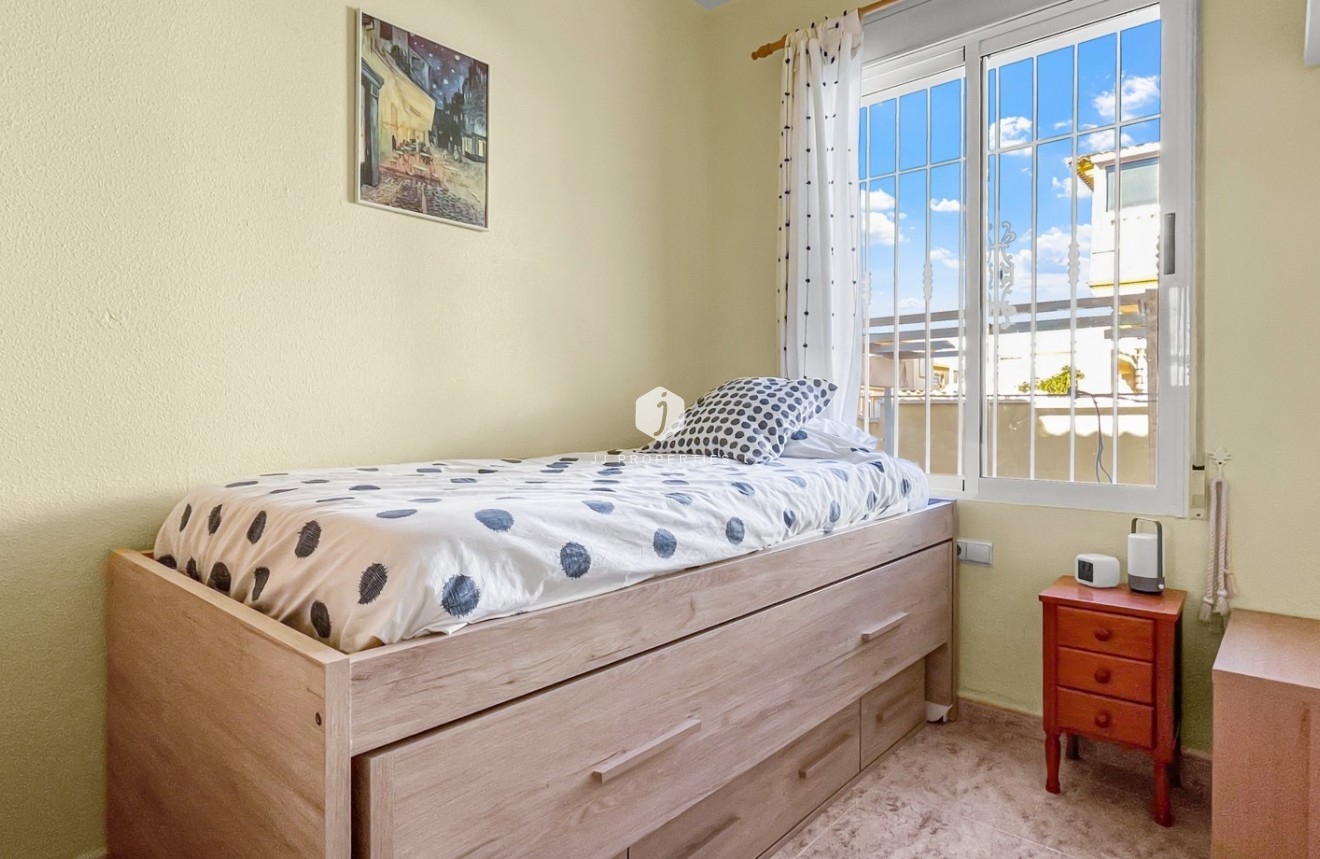 Aus zweiter Hand - Bungalow -
Orihuela Costa - Costa Blanca